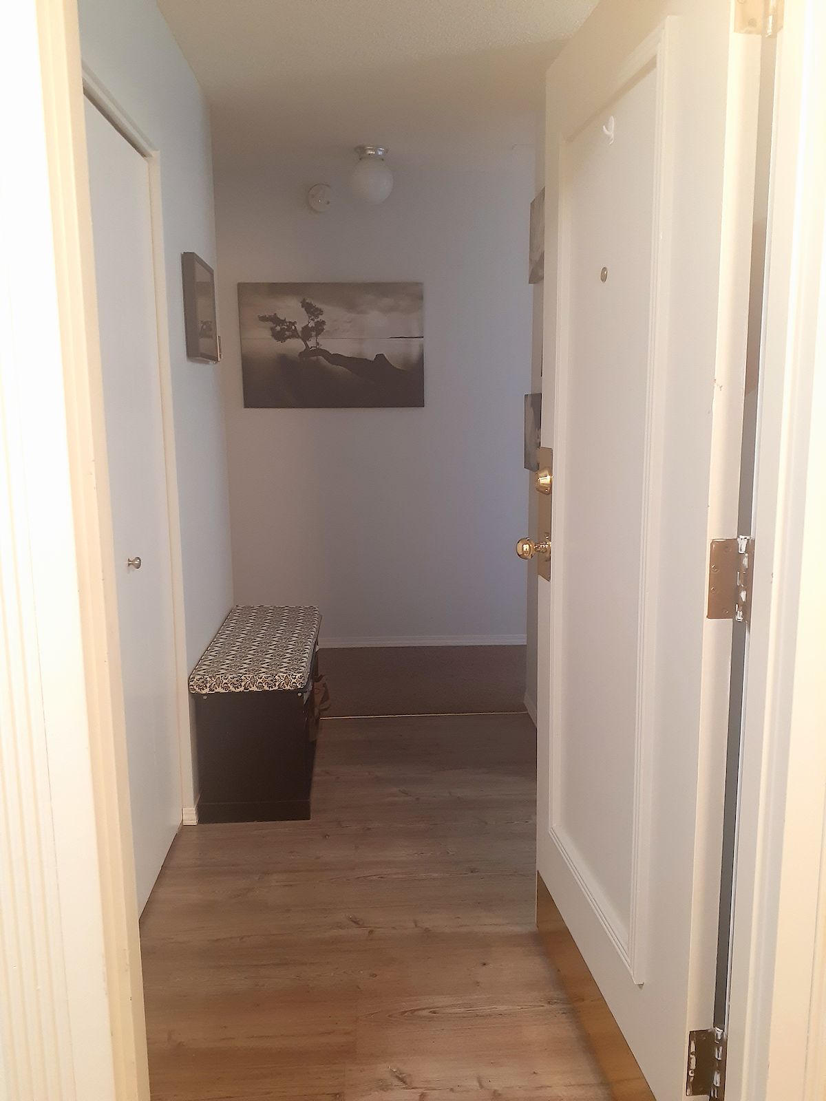 Calgary 2 bedrooms Room For Rent for rent. Property photo: 447055-1