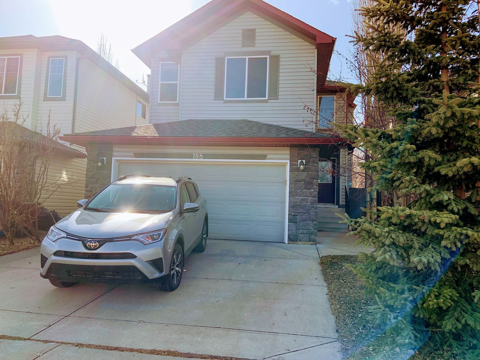 Calgary 4 bedrooms House for rent. Property photo: 447129-1
