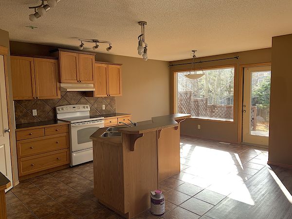 Calgary 4 bedrooms House for rent. Property photo: 447129-2