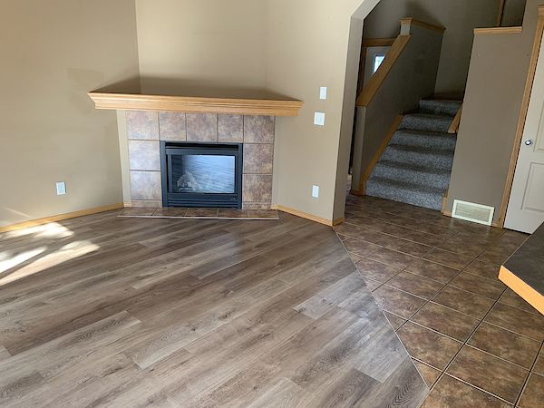 Calgary 4 bedrooms House for rent. Property photo: 447129-3