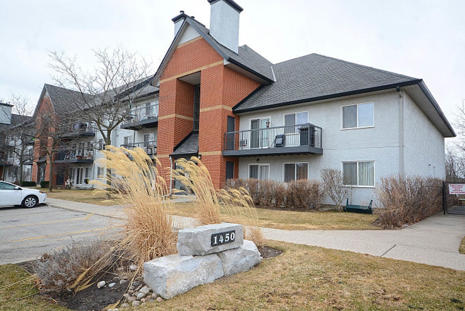 Oakville 2 bedrooms Apartment for rent. Property photo: 449854-1