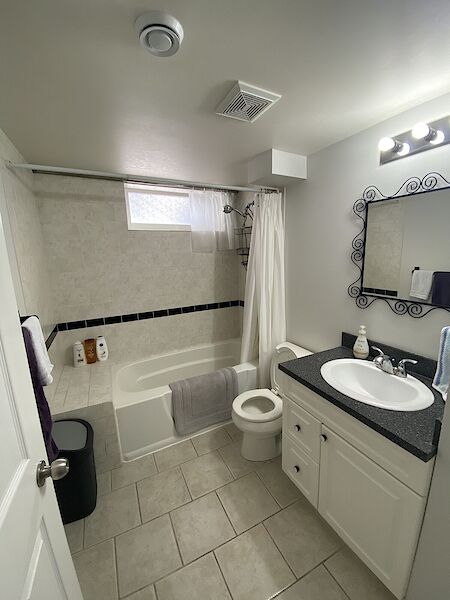 Calgary 2 bedrooms Basement for rent. Property photo: 453534-2