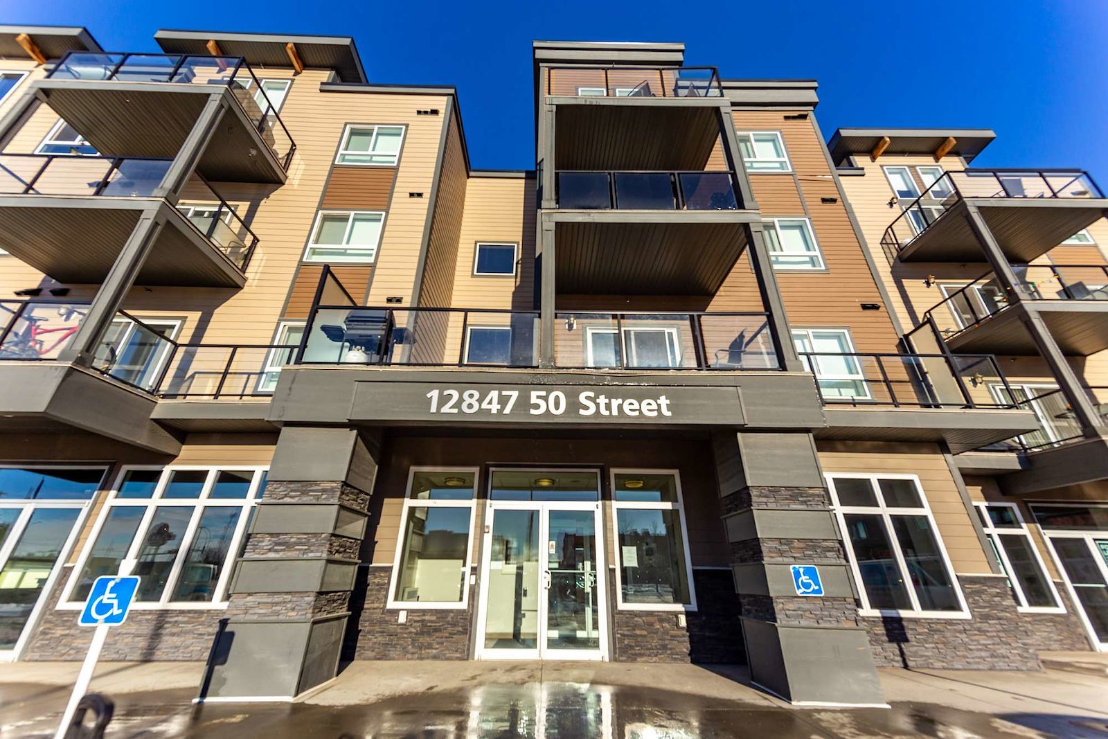 Edmonton 2 bedrooms Apartment for rent. Property photo: 453888-1