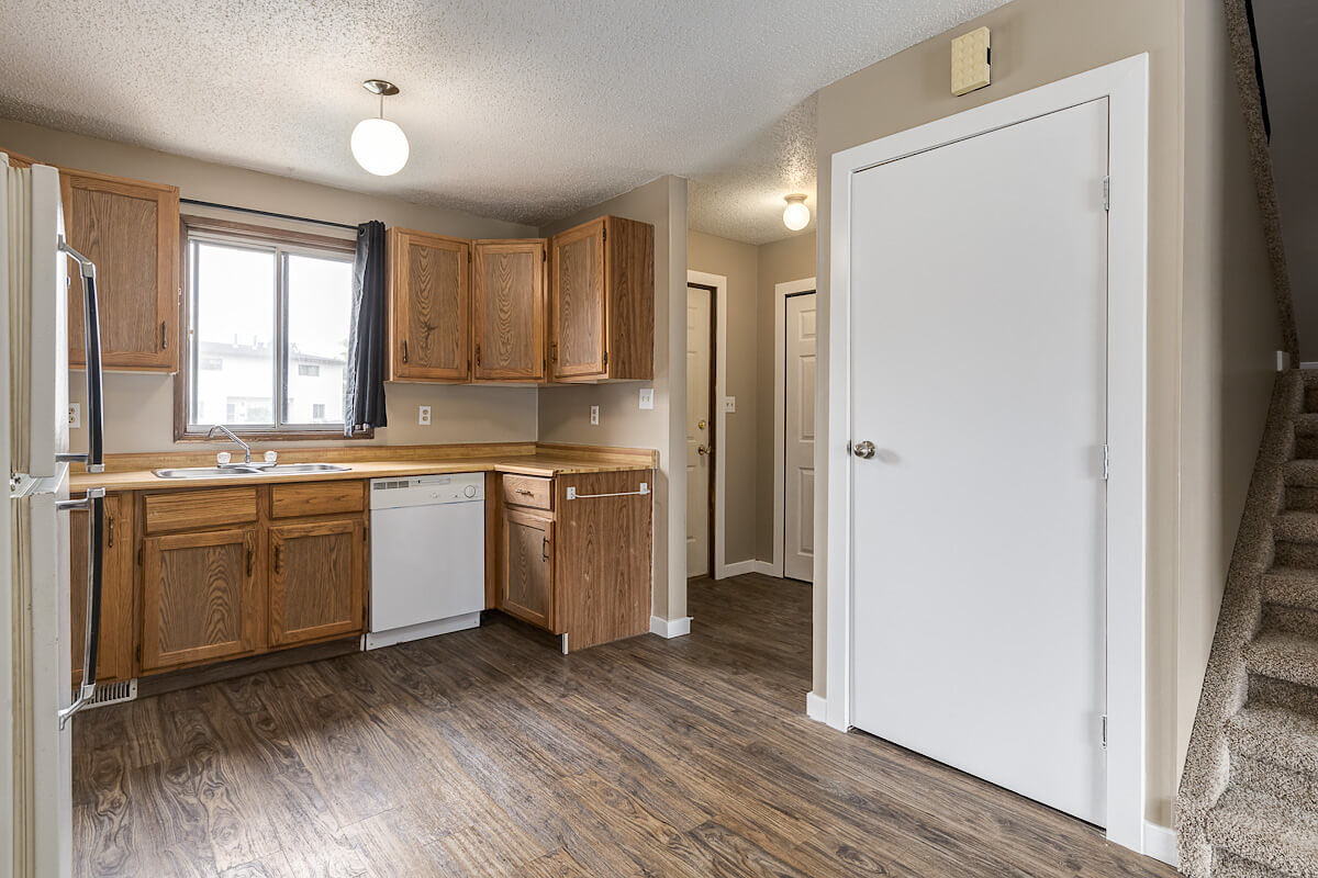 Moose Jaw 3 bedrooms Townhouse for rent. Property photo: 458841-1