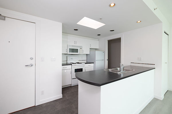 Vancouver 1 bedroom Apartment for rent. Property photo: 459913-3