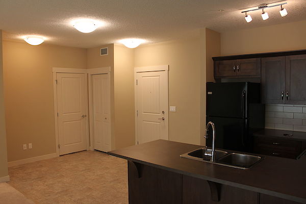 Calgary 2 bedrooms Apartment for rent. Property photo: 460030-2
