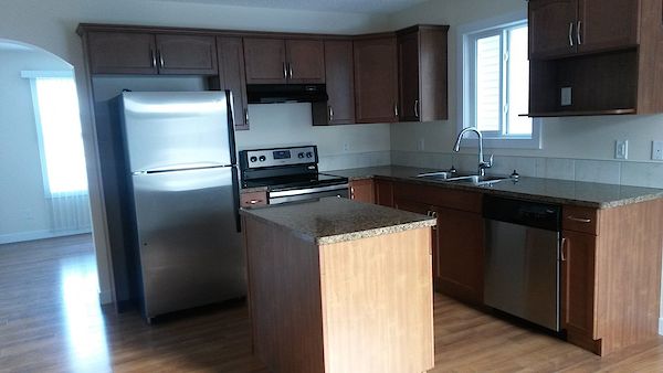 Edmonton 3 bedrooms House for rent. Property photo: 462569-2