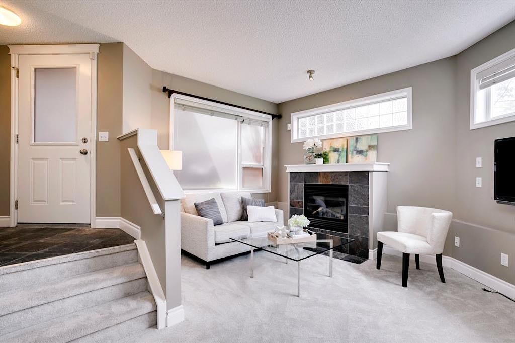 Calgary 2 bedrooms Townhouse for rent. Property photo: 468014-1