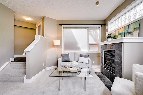 Living+Room Calgary 2 bedrooms Townhouse for rent. Property photo: 468014-3