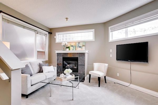 Calgary 2 bedrooms Townhouse for rent. Property photo: 468014-2