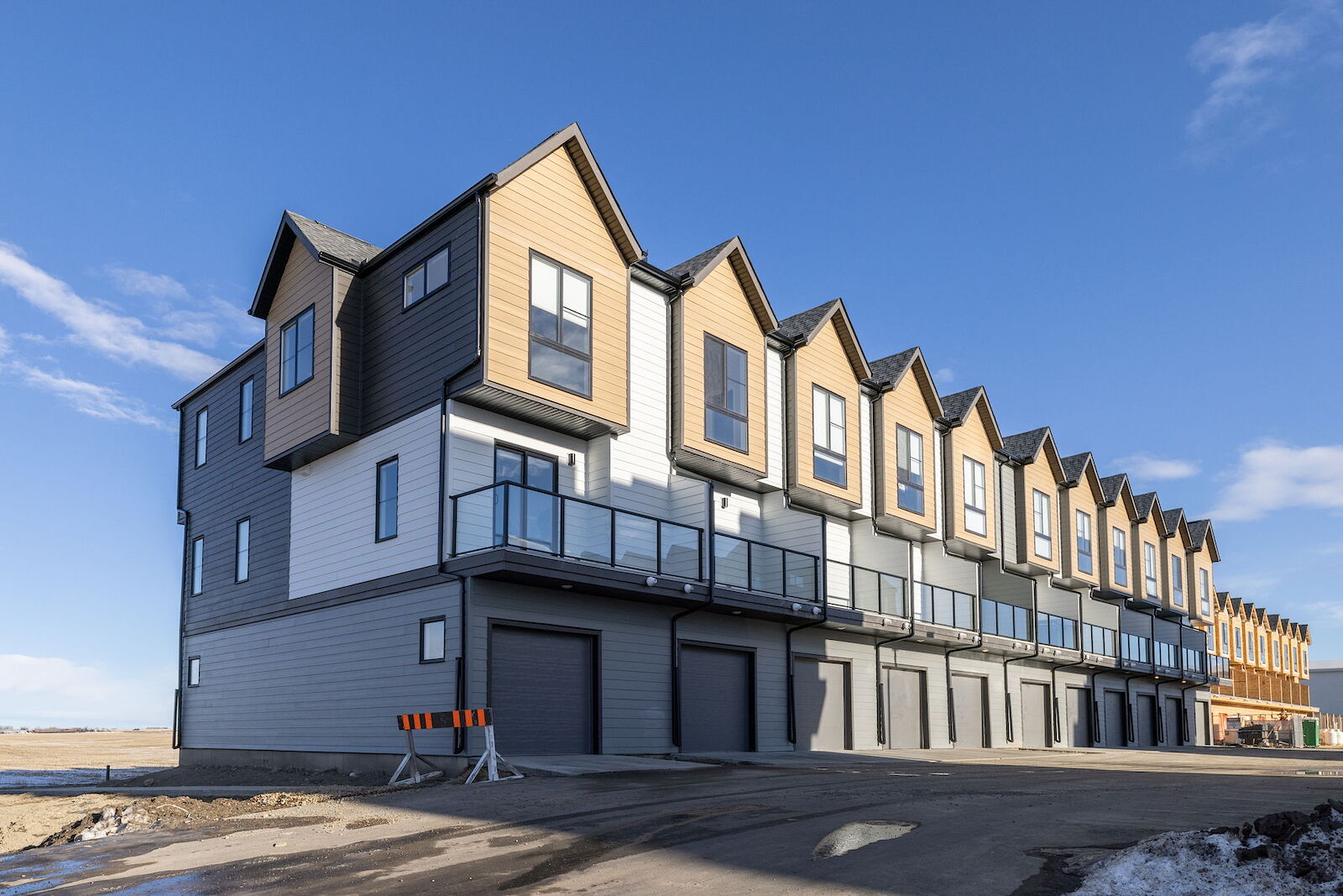 Airdrie 2 bedrooms Townhouse for rent. Property photo: 468622-1