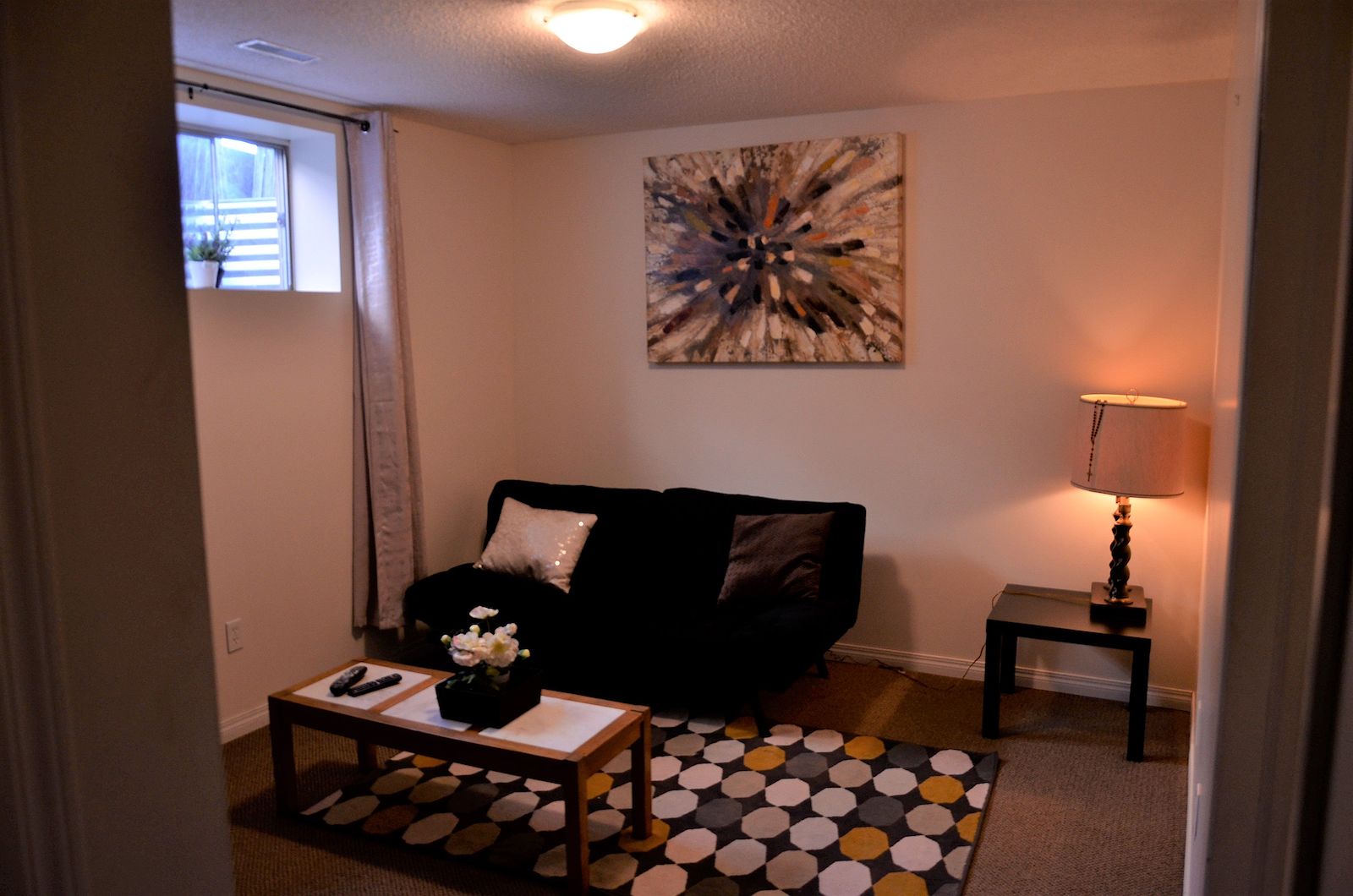 Calgary 1 bedroom Basement for rent. Property photo: 470474-1