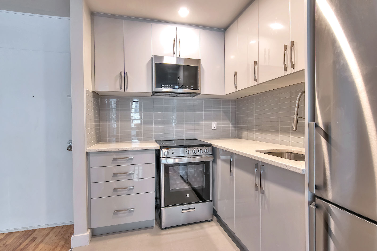 LaSalle 2 bedrooms Apartment for rent. Property photo: 472393-1