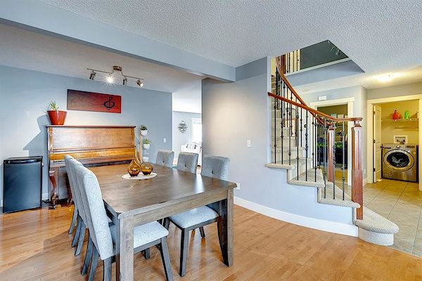 Calgary 3 + Den bedrooms Main Floor for rent. Property photo: 476031-3