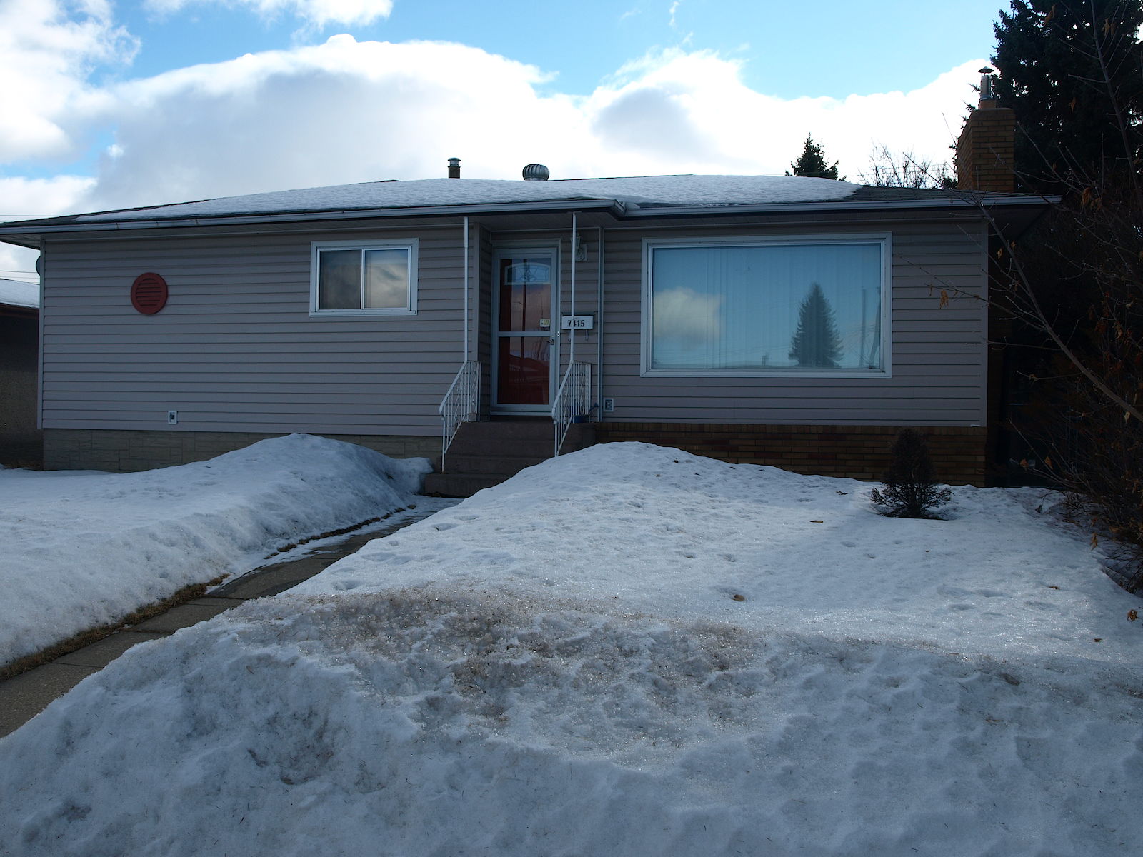 Edmonton 2 bedrooms Basement for rent. Property photo: 477409-1
