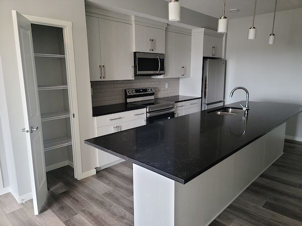 Calgary 2 bedrooms Condo Unit for rent. Property photo: 477460-3