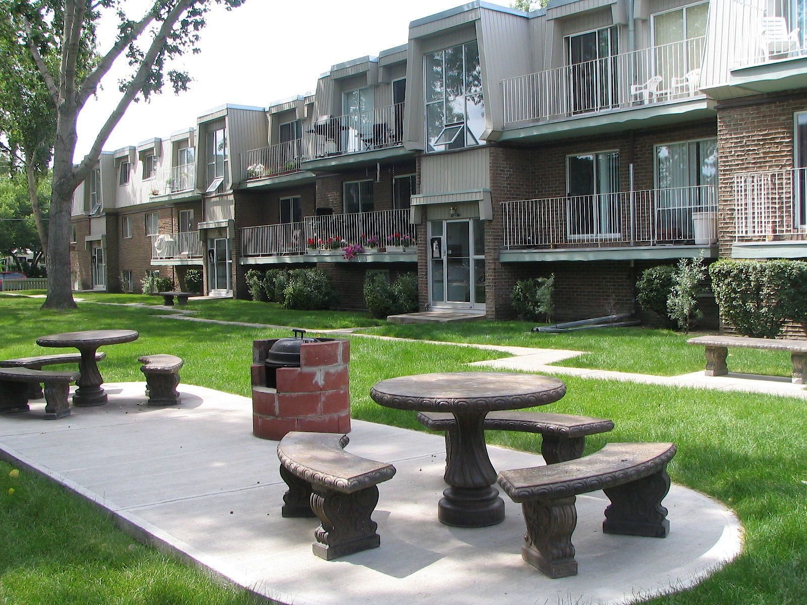 Calgary 2 bedrooms Apartment for rent. Property photo: 477696-1