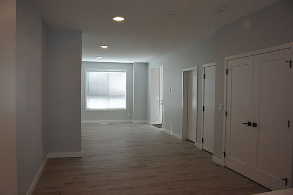 Calgary 3 bedrooms Duplex for rent. Property photo: 480234-3