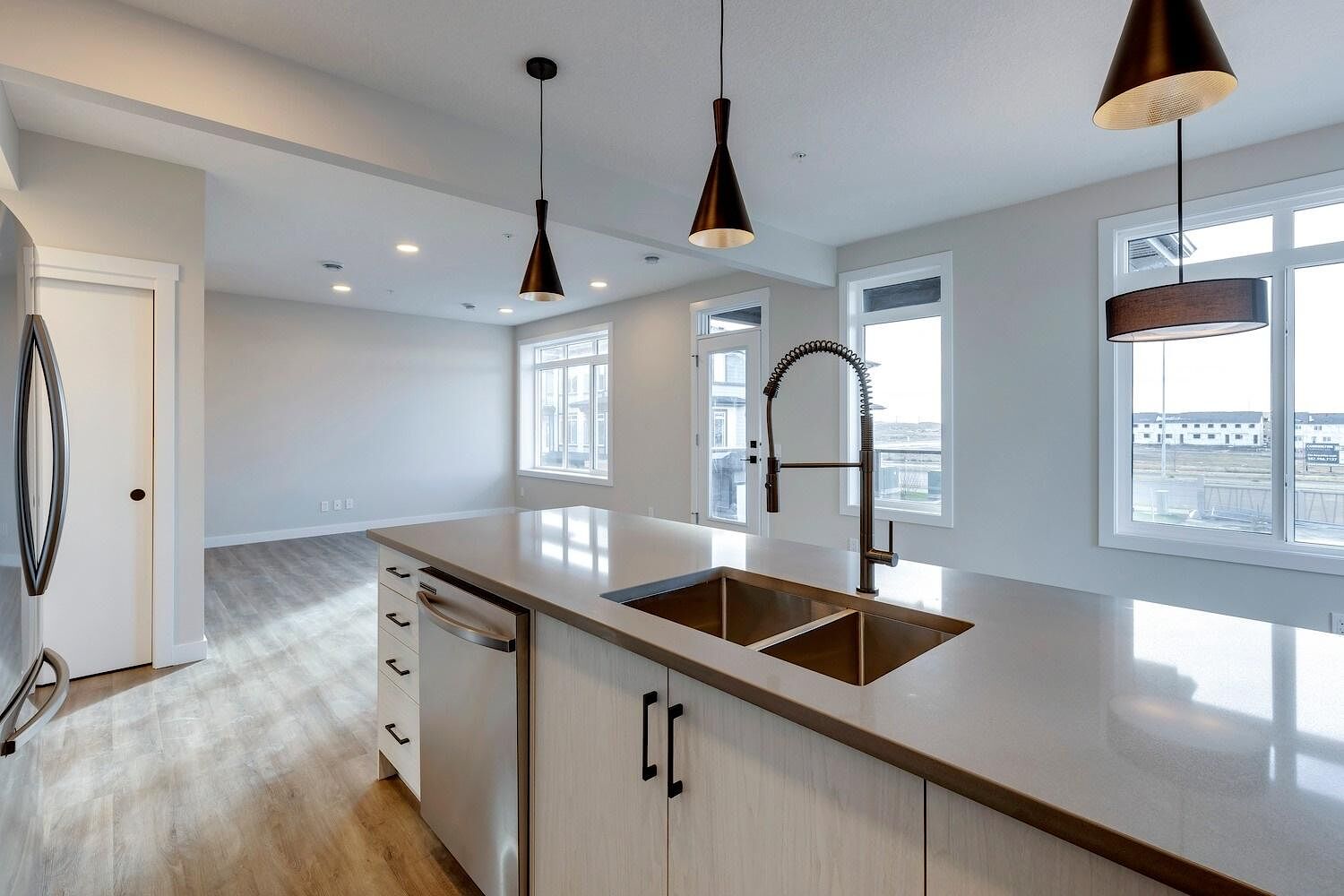 Calgary 3 bedrooms Townhouse for rent. Property photo: 482132-1