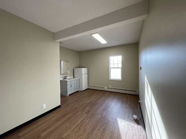 Edmonton 1 bedroom Room For Rent for rent. Property photo: 483945-2