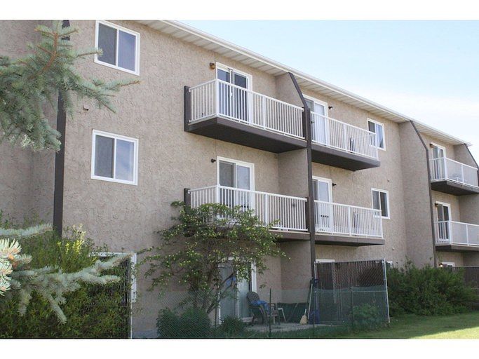 Vegreville studio Apartment for rent. Property photo: 486625-1