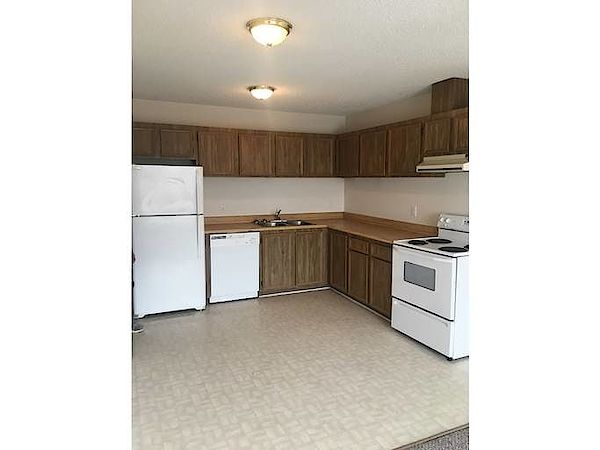 Vegreville studio Apartment for rent. Property photo: 486625-2