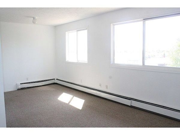 Vegreville studio Apartment for rent. Property photo: 486625-3