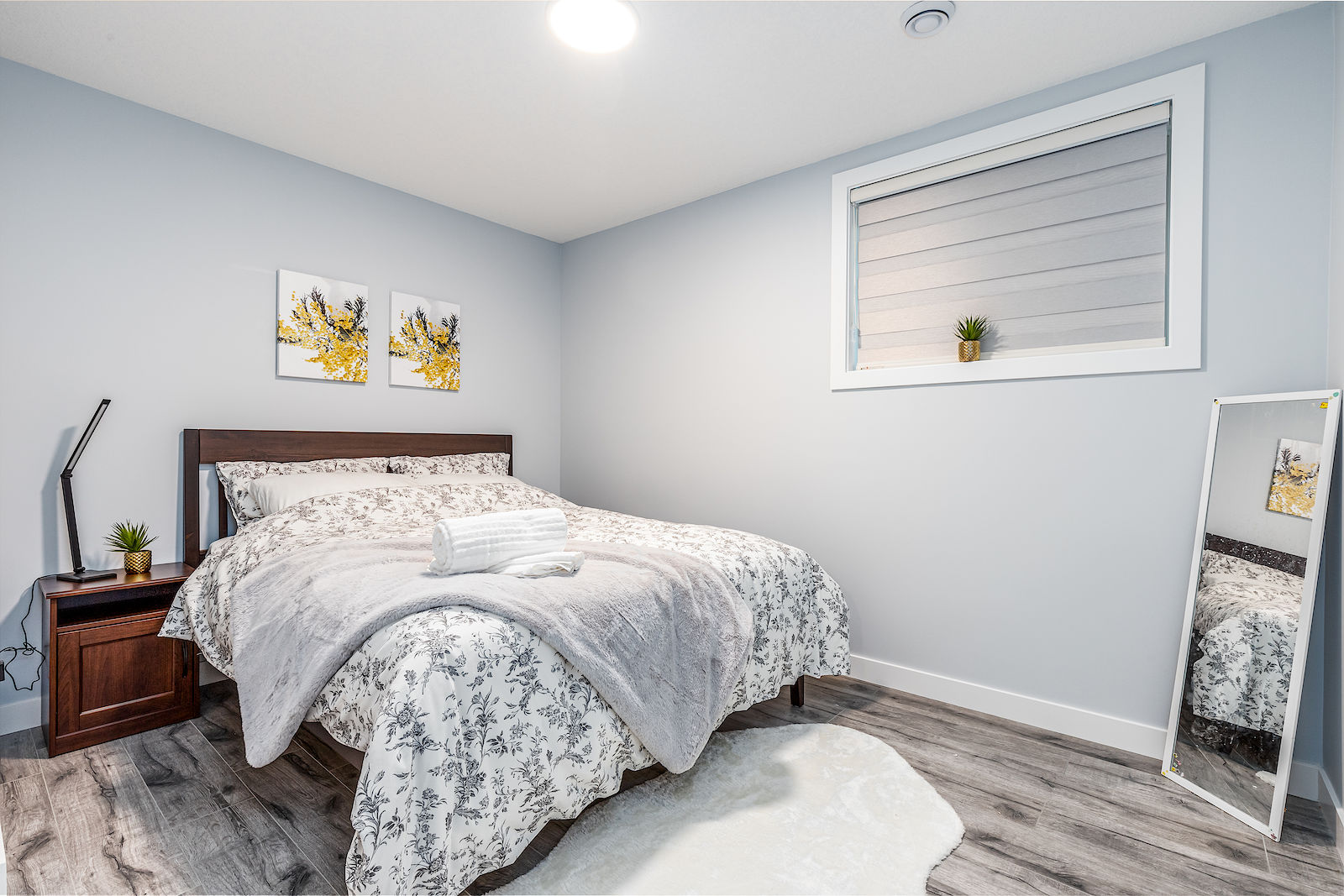 Airdrie Basement For Rent | Deluxe Suite w Fast WiFi, Perfect