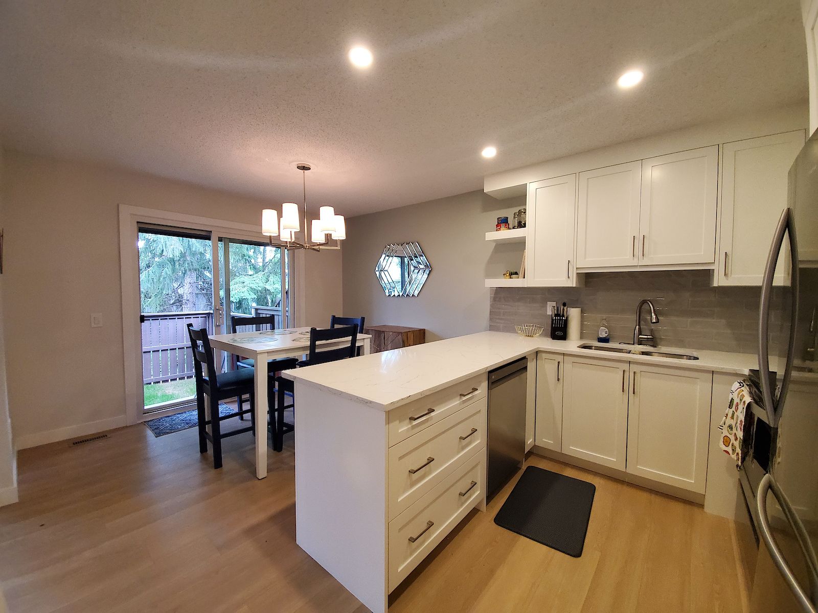 Calgary 1 bedroom Room For Rent for rent. Property photo: 489500-1