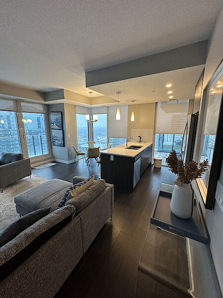Edmonton 2 bedrooms Condo Unit for rent. Property photo: 489620-2