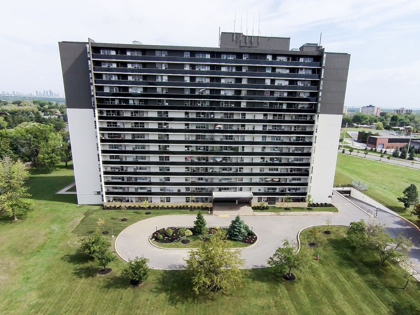 Mississauga 1 bedrooms Apartment for rent. Property photo: 489928-1