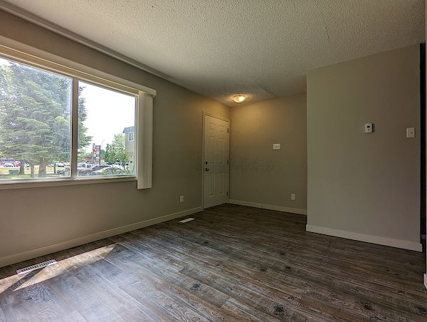 Lethbridge 2 bedrooms Townhouse for rent. Property photo: 492005-2