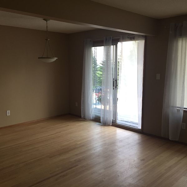 Calgary 4 bedrooms Duplex for rent. Property photo: 492166-3