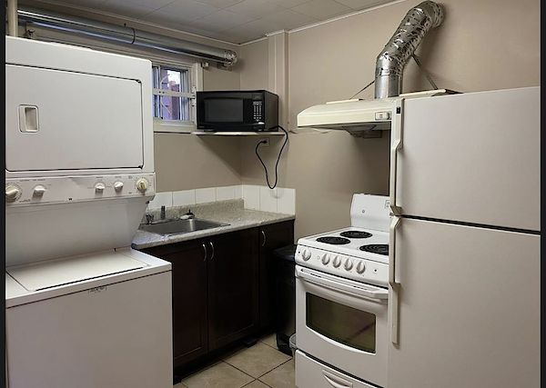 Calgary 1 bedroom Room For Rent for rent. Property photo: 492750-3