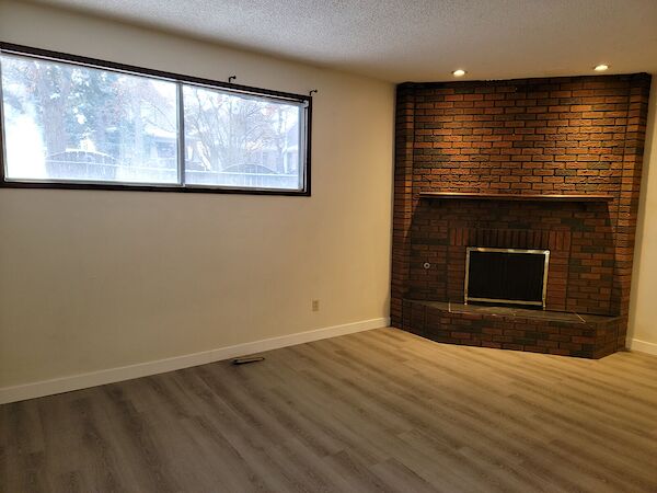 Calgary 3 bedrooms Duplex for rent. Property photo: 497554-2