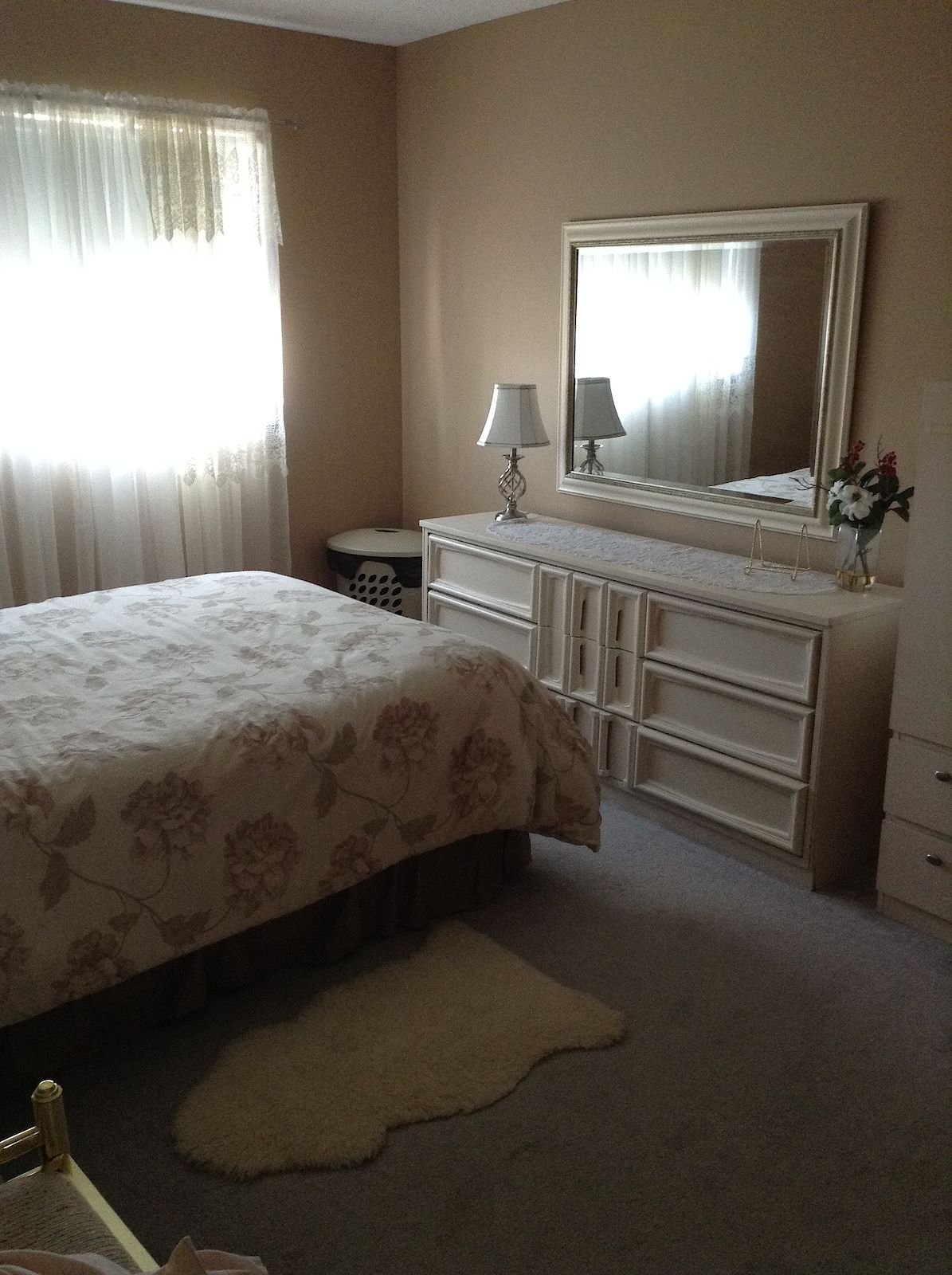 Okotoks 3 bedrooms Room For Rent for rent. Property photo: 499538-1