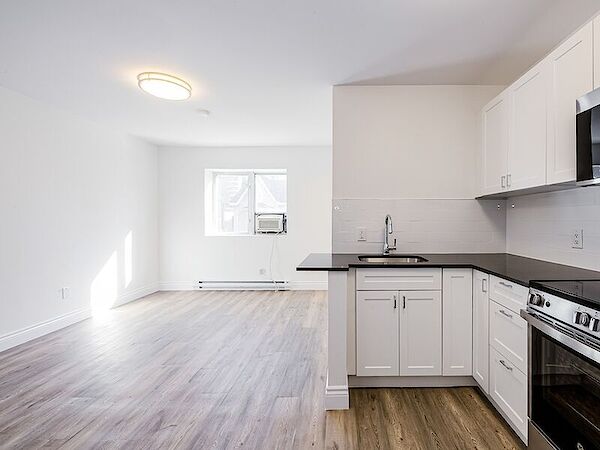 Toronto studio Apartment for rent. Property photo: 500048-2