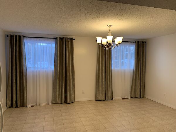 Edmonton 2 bedrooms Duplex for rent. Property photo: 502666-2