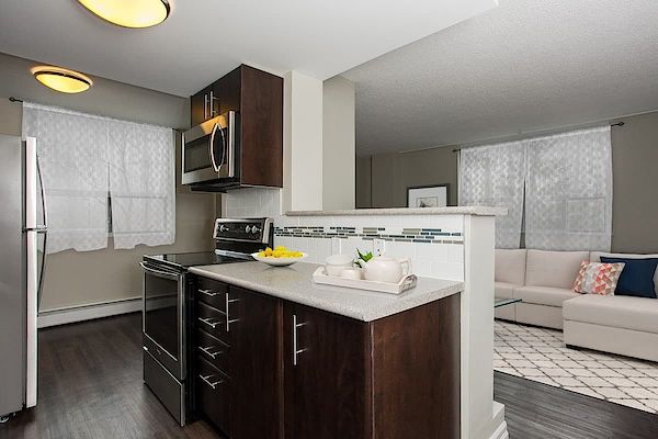 Edmonton bachelor bedrooms Apartment for rent. Property photo: 503585-3