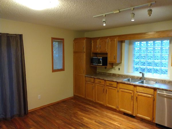 Edmonton 3 bedrooms Main Floor for rent. Property photo: 503989-3