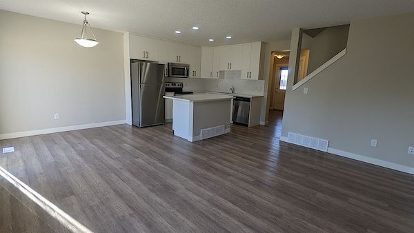 Edmonton 3 bedrooms Duplex for rent. Property photo: 504166-3