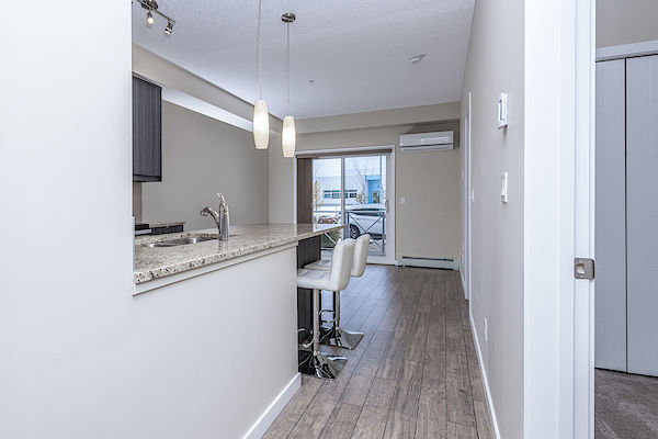 Calgary 2 bedrooms Condo Unit for rent. Property photo: 506078-3