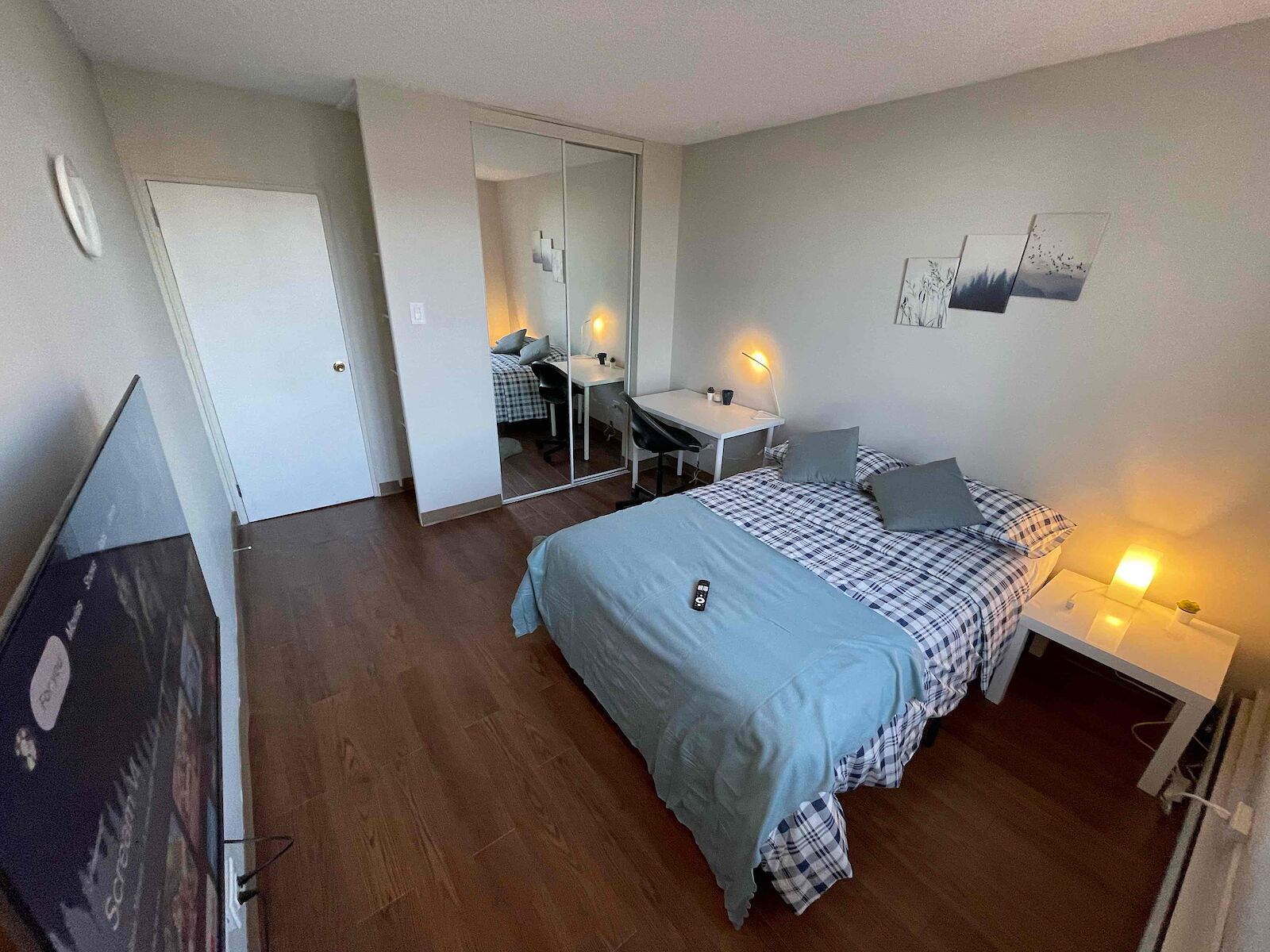 Edmonton 4 bedrooms Room For Rent for rent. Property photo: 506754-1