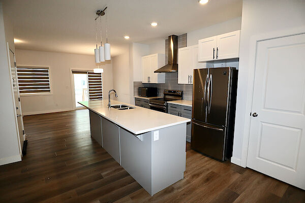 Edmonton 3 bedrooms Main Floor for rent. Property photo: 507842-3