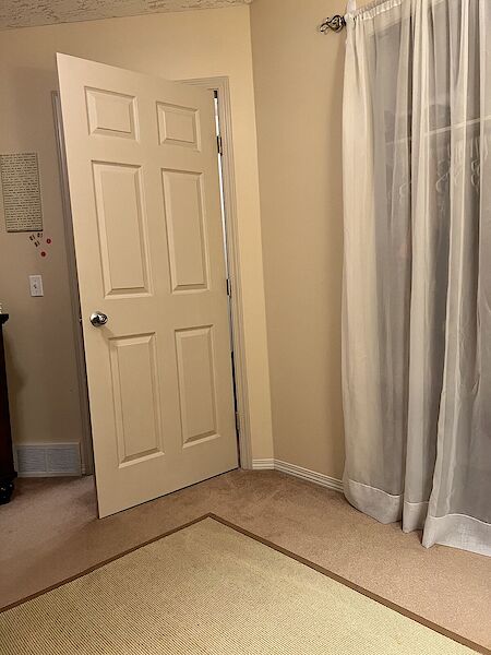 Strathmore 1 bedroom Room For Rent for rent. Property photo: 508001-3