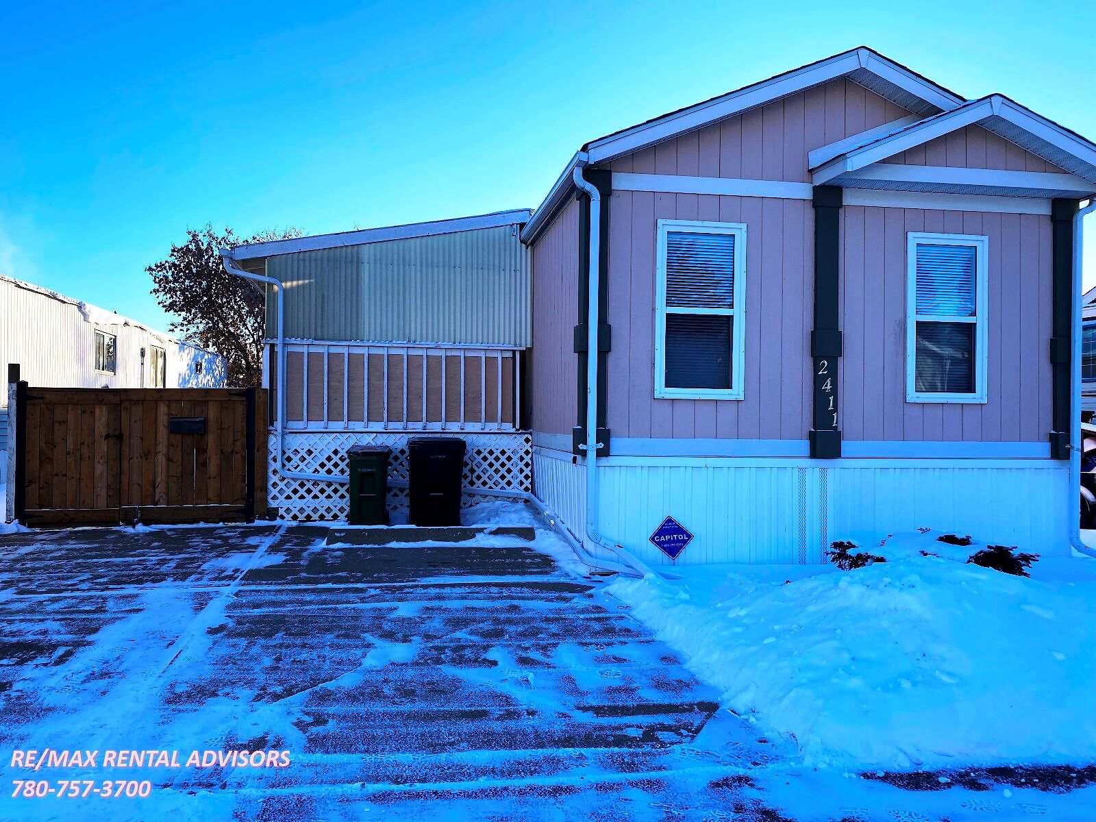 Edmonton 3 bedrooms Mobile for rent. Property photo: 510948-1
