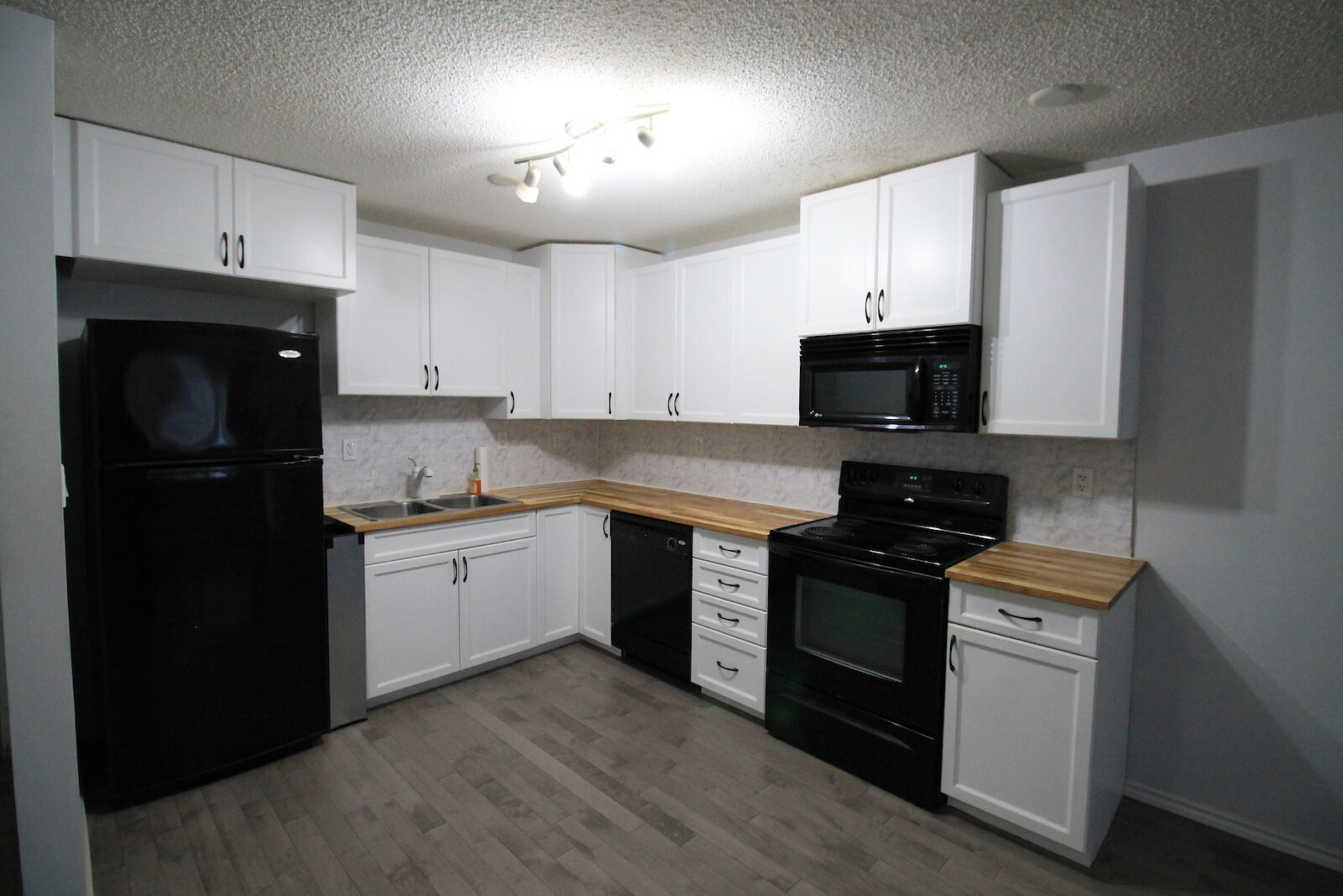 Edmonton 1 bedroom Condo Unit for rent. Property photo: 511285-1