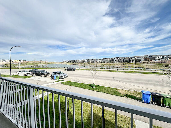 Calgary 3 bedrooms Duplex for rent. Property photo: 511841-2