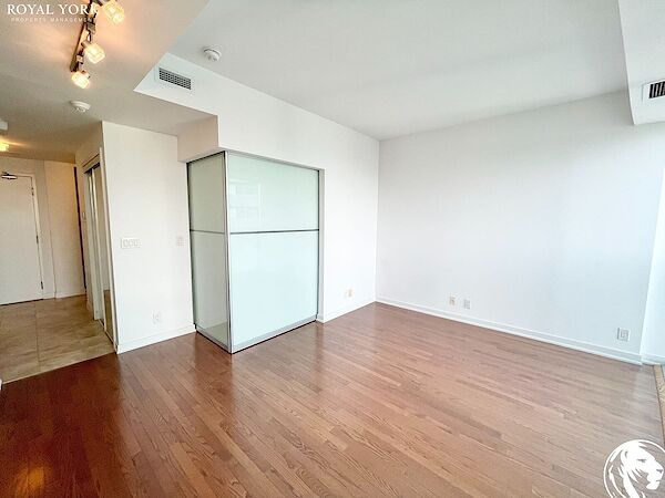 Toronto 1 bedroom Apartment for rent. Property photo: 513389-3