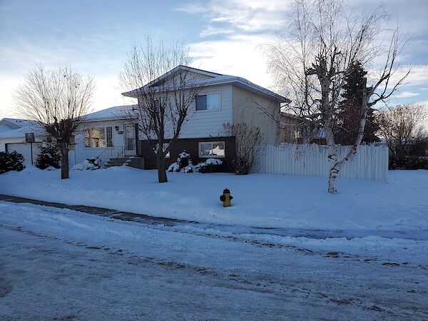 Edmonton 4 bedrooms House for rent. Property photo: 513762-2